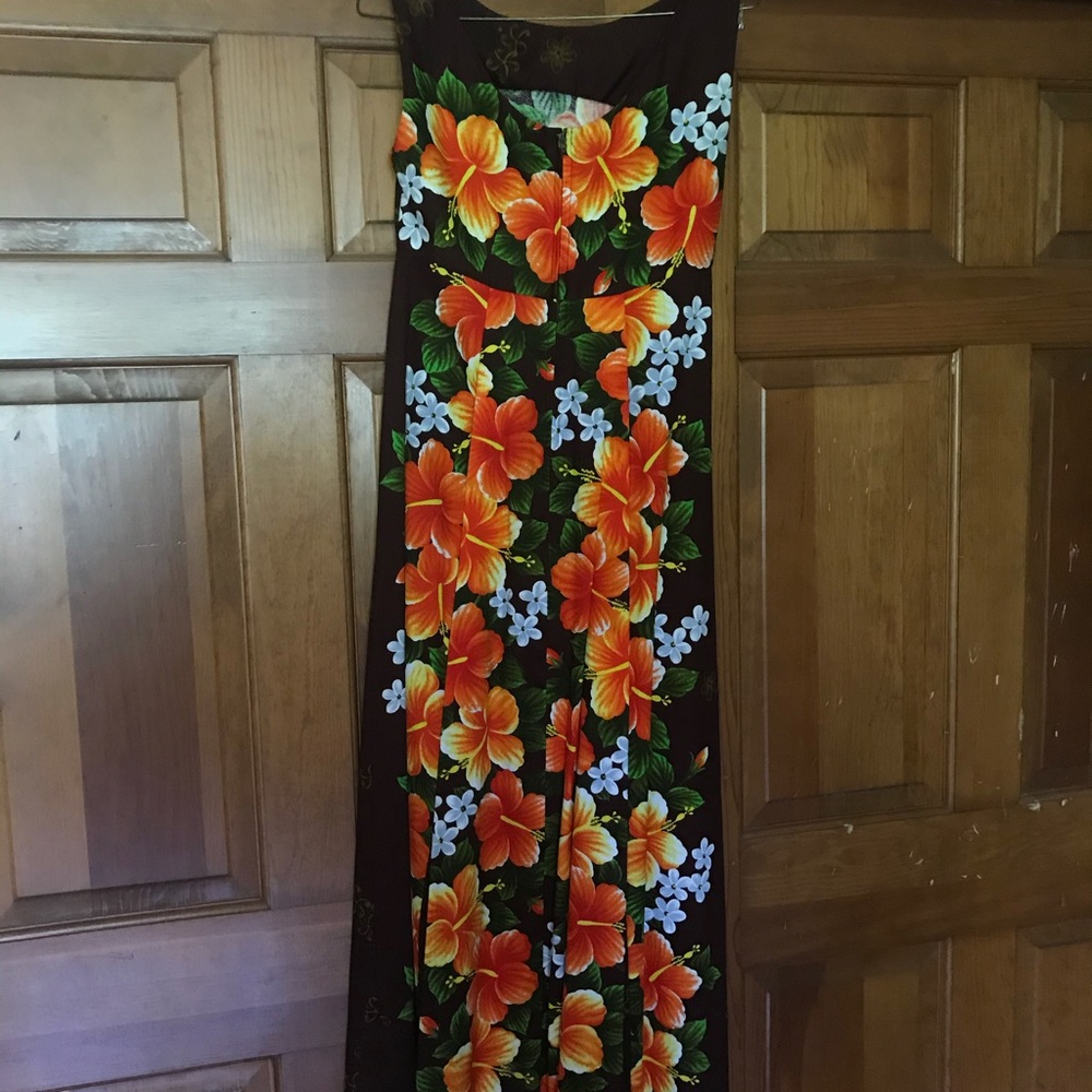 Beautiful vintage Hawaiian dress